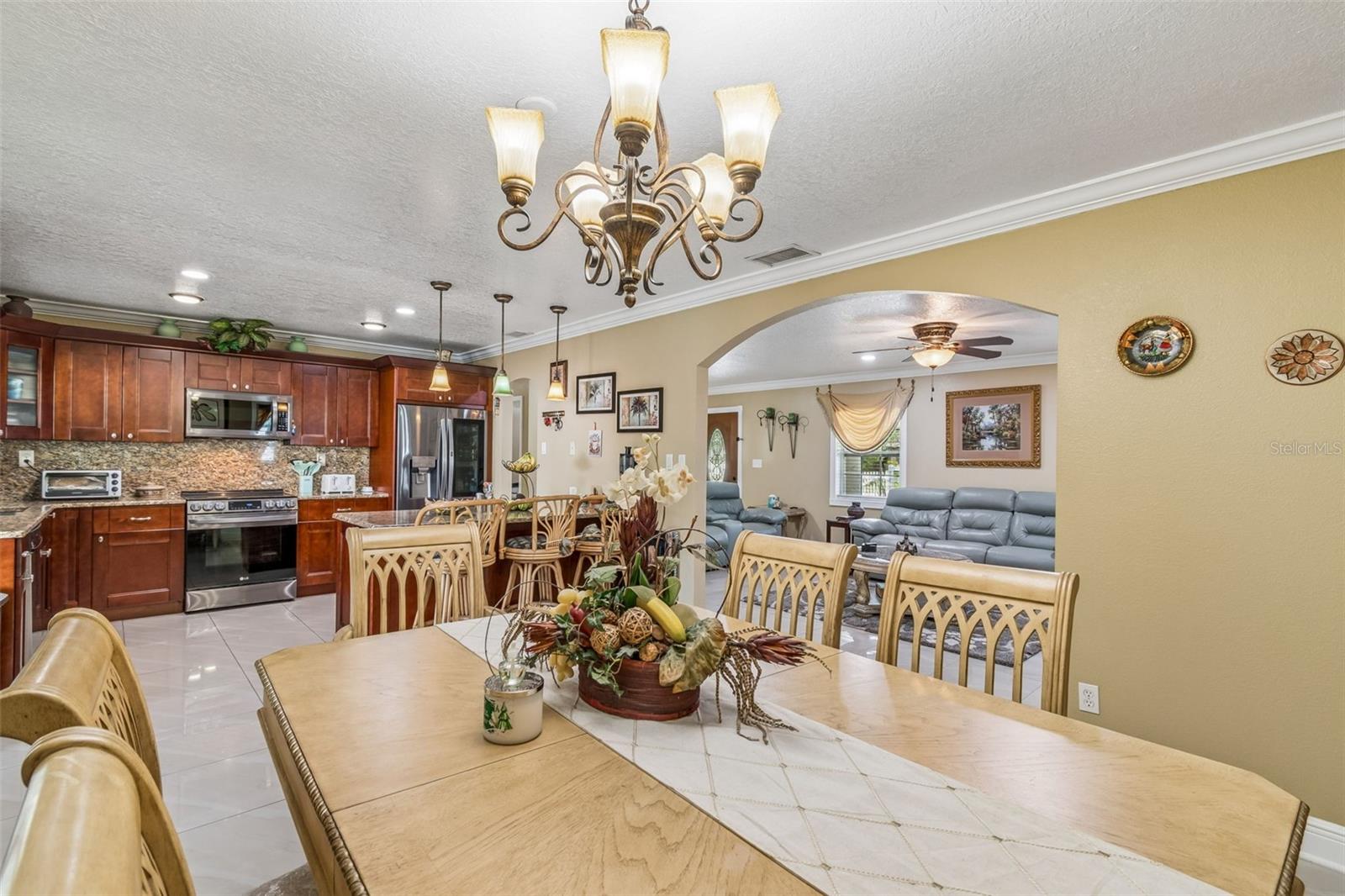 9406 W FLORA ST, TAMPA, FL, 33615