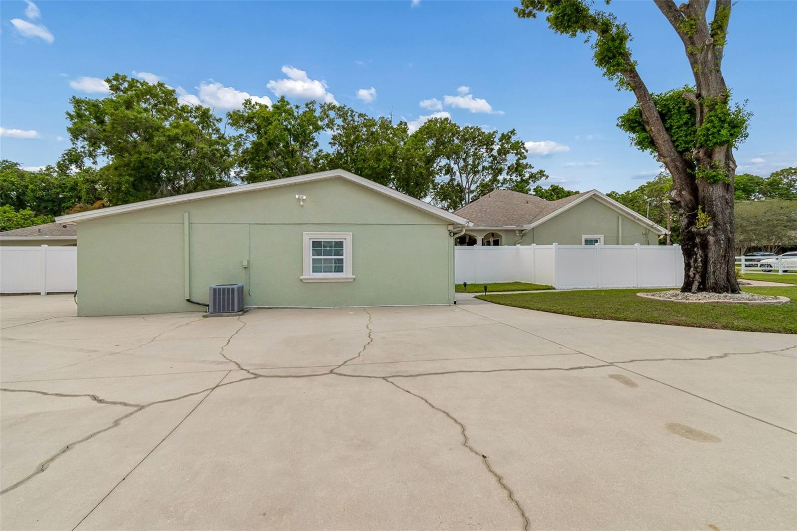 9406 W FLORA ST, TAMPA, FL, 33615