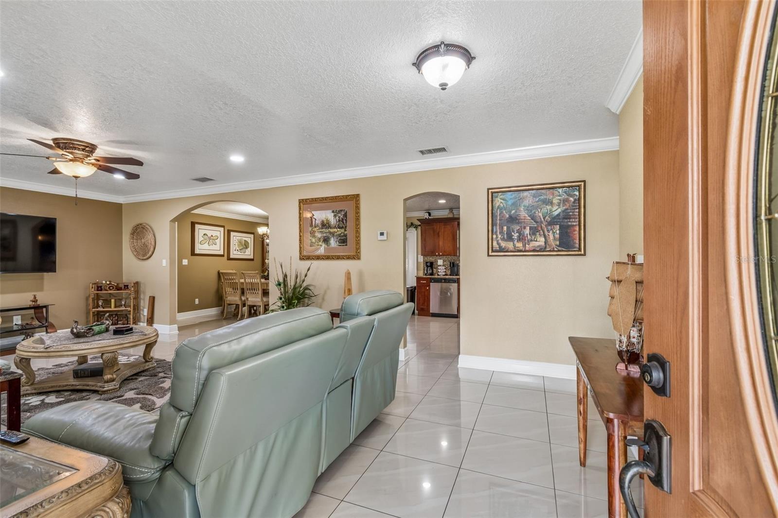 9406 W FLORA ST, TAMPA, FL, 33615