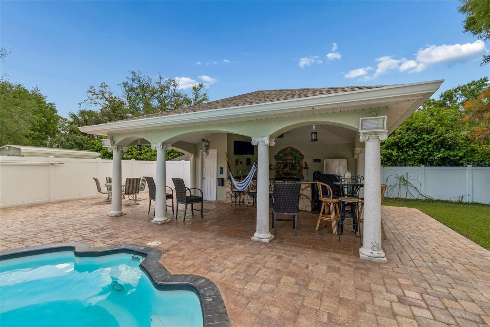 9406 W FLORA ST, TAMPA, FL, 33615
