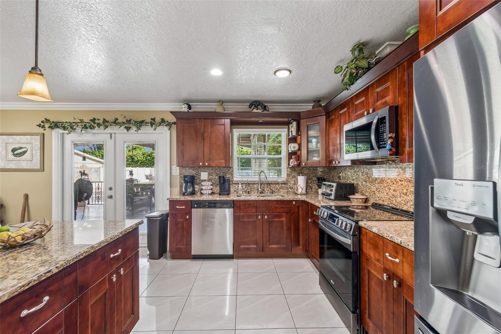 9406 W FLORA ST, TAMPA, FL, 33615