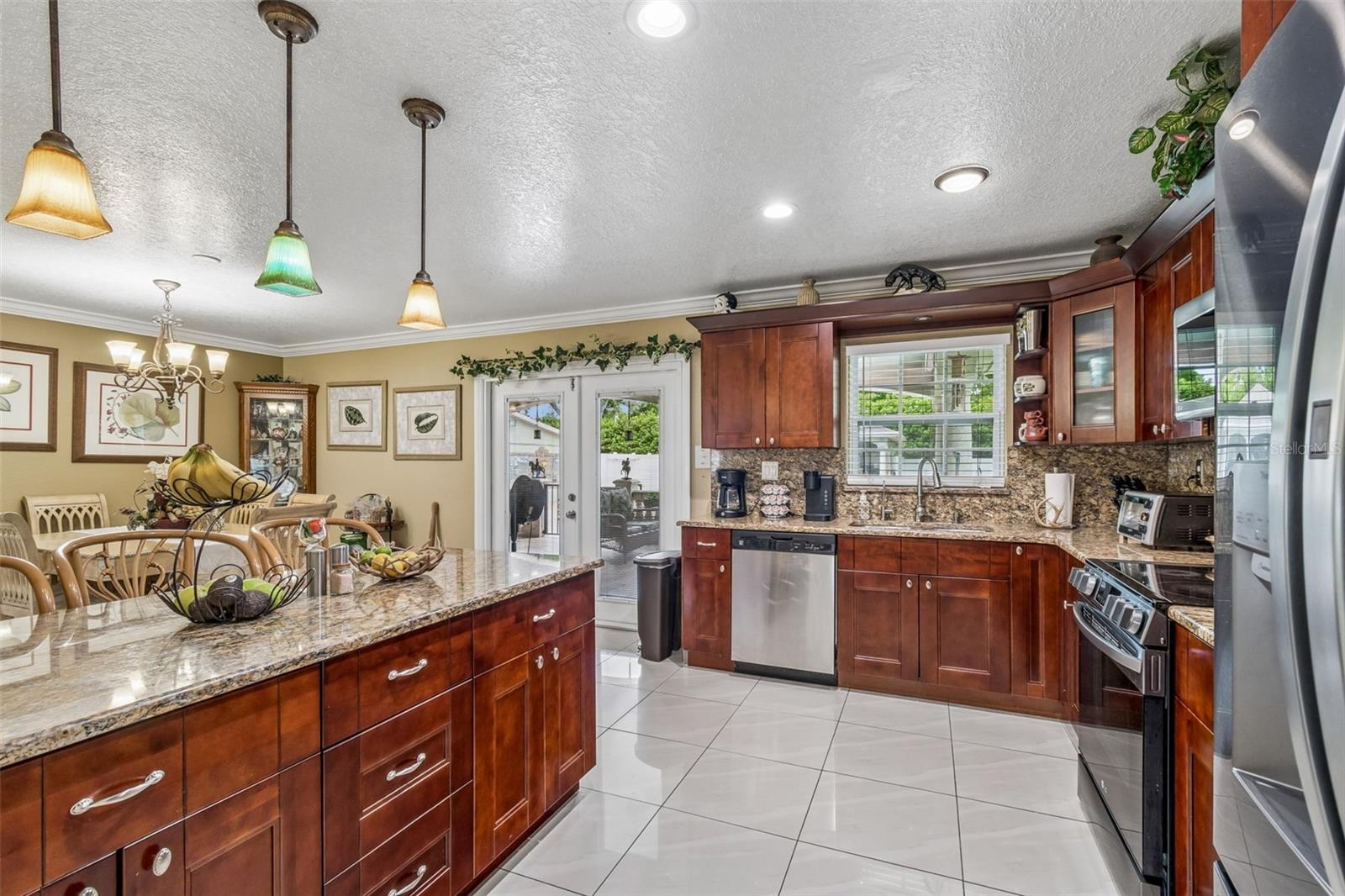 9406 W FLORA ST, TAMPA, FL, 33615