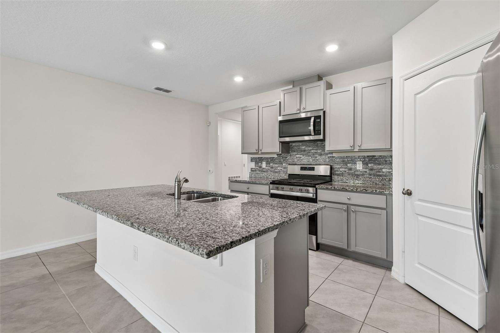 727 LAZIO CIR, DEBARY, FL, 32713