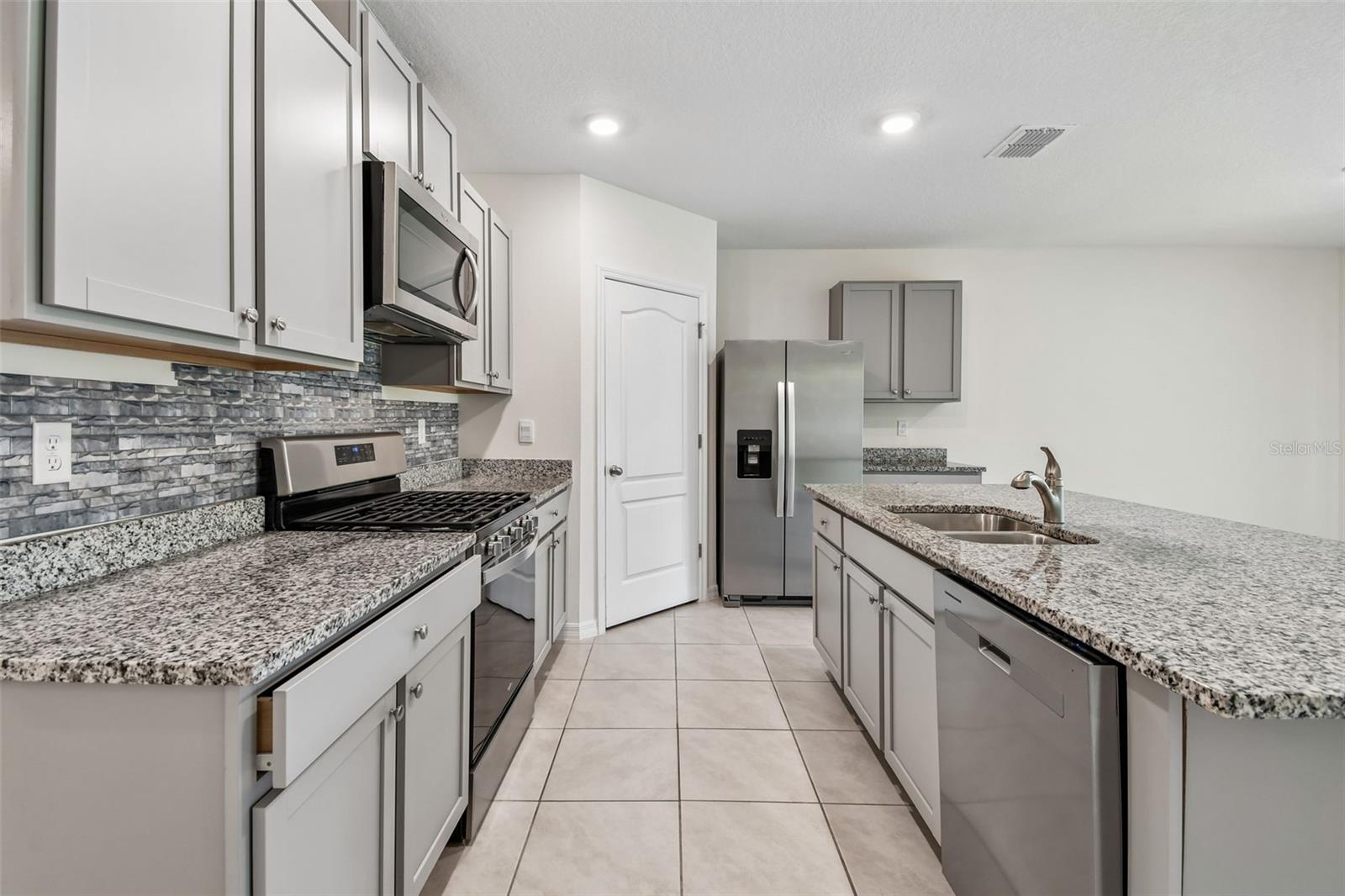 727 LAZIO CIR, DEBARY, FL, 32713