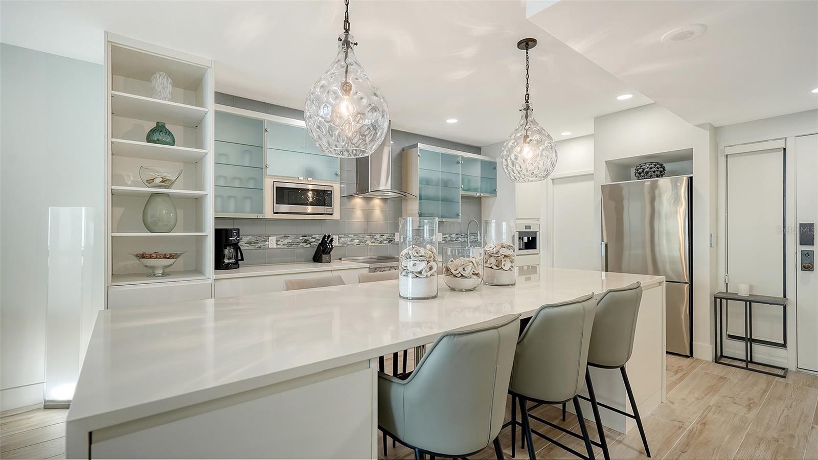 1932 HARBOURSIDE DR #244, LONGBOAT KEY, FL, 34228