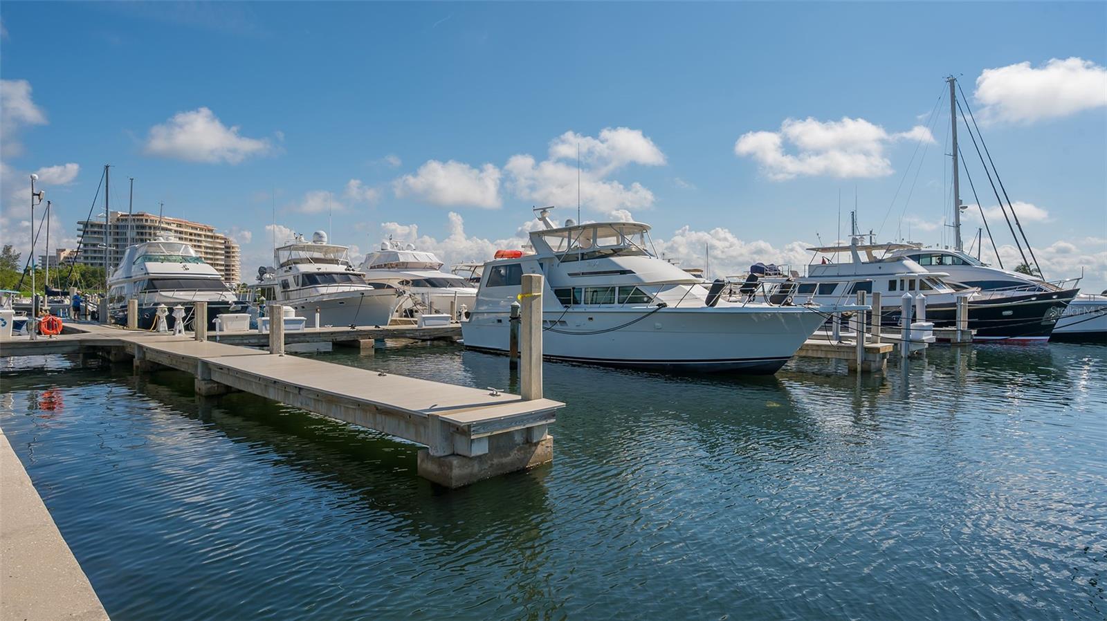 1932 HARBOURSIDE DR #244, LONGBOAT KEY, FL, 34228