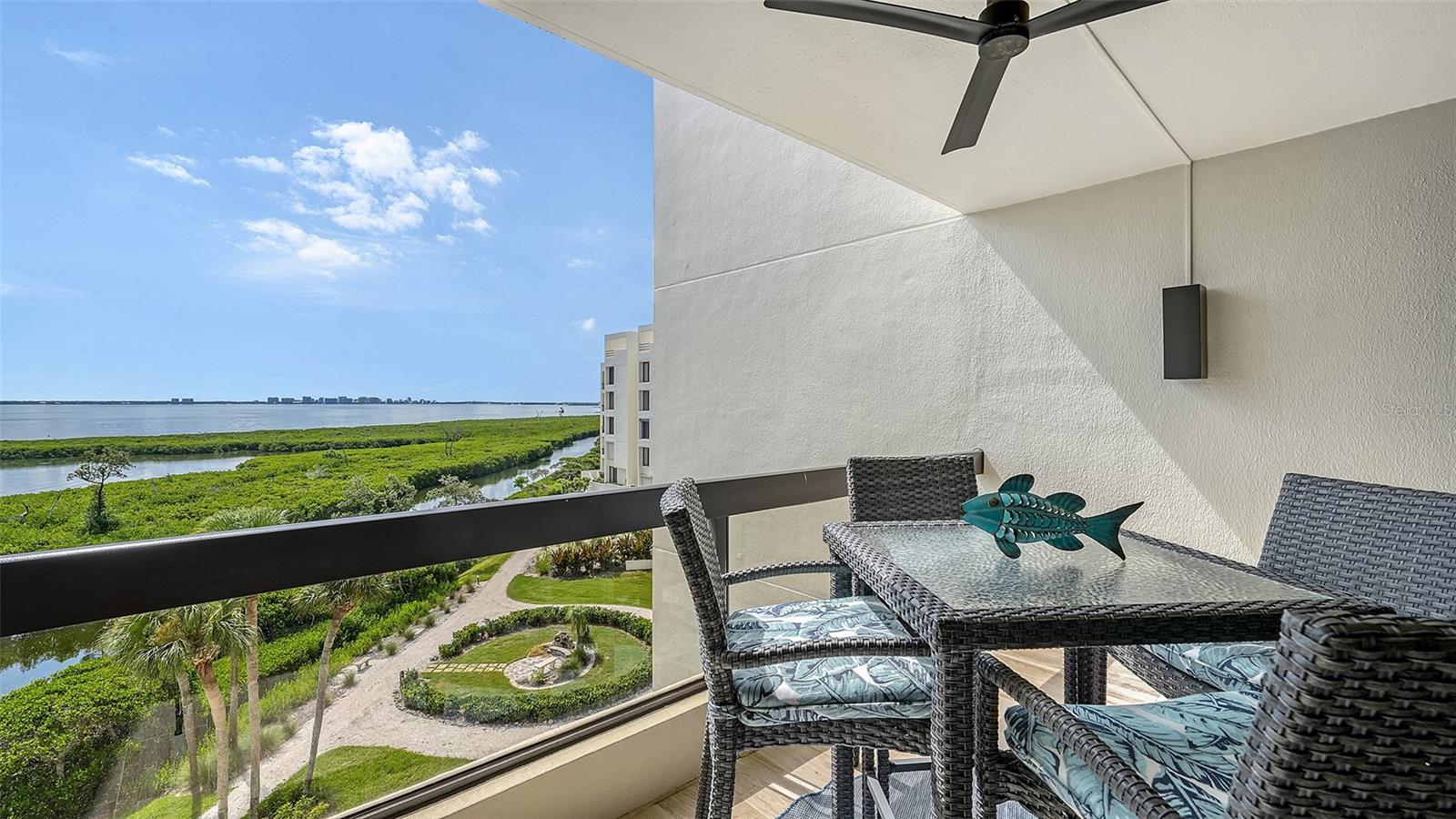 1932 HARBOURSIDE DR #244, LONGBOAT KEY, FL, 34228