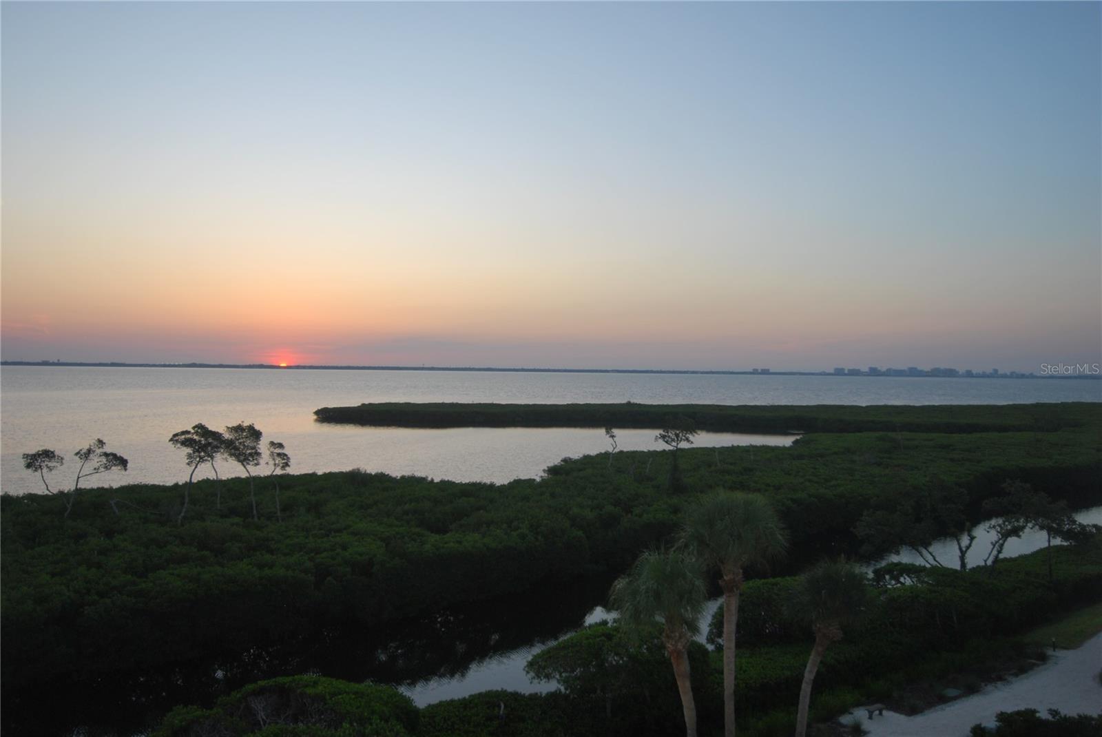 1932 HARBOURSIDE DR #244, LONGBOAT KEY, FL, 34228
