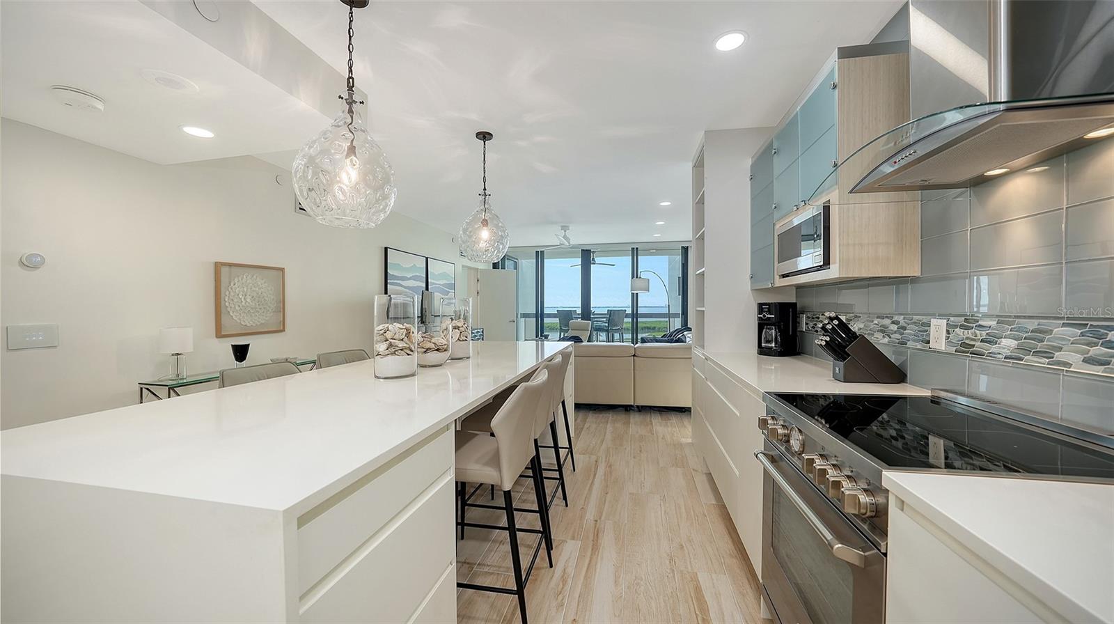 1932 HARBOURSIDE DR #244, LONGBOAT KEY, FL, 34228
