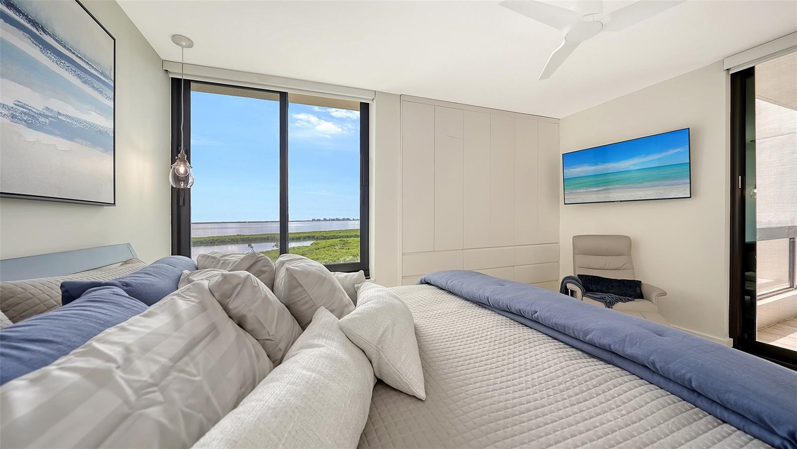 1932 HARBOURSIDE DR #244, LONGBOAT KEY, FL, 34228