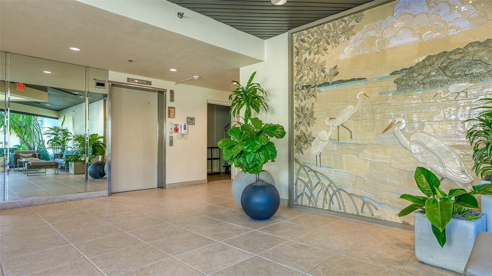 1932 HARBOURSIDE DR #244, LONGBOAT KEY, FL, 34228