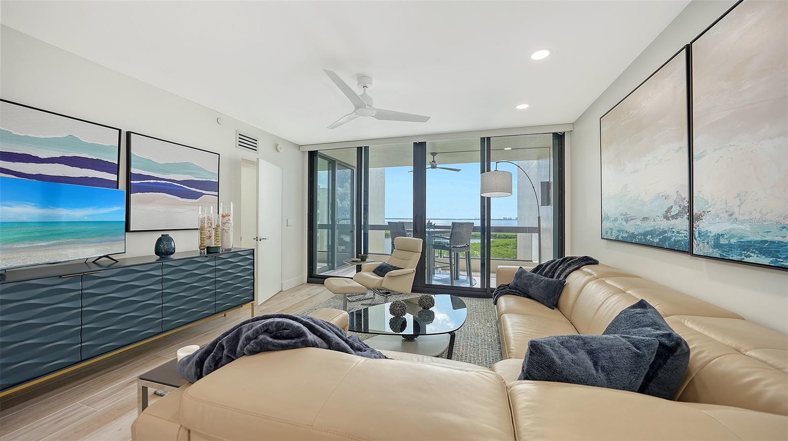 1932 HARBOURSIDE DR #244, LONGBOAT KEY, FL, 34228