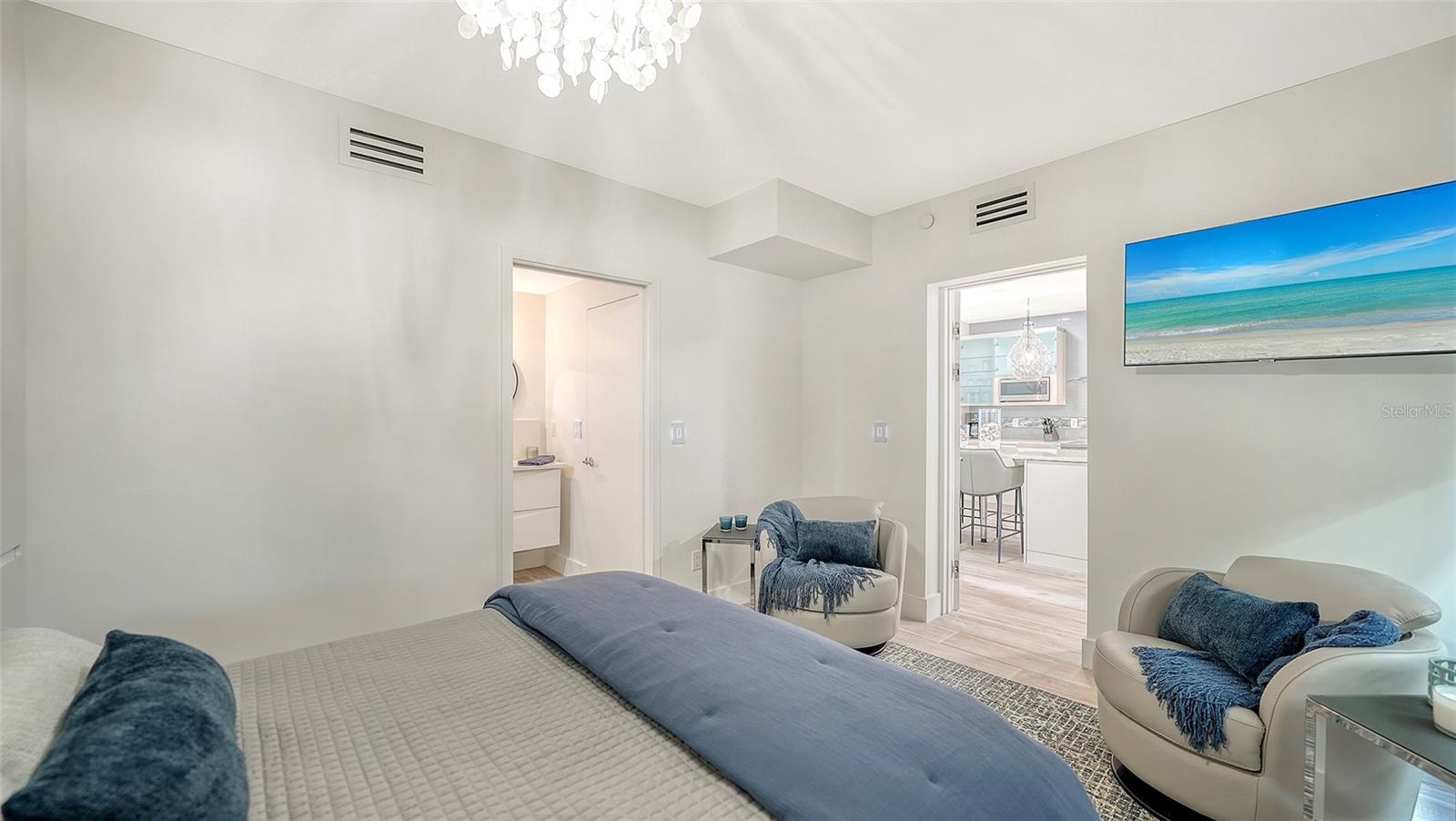 1932 HARBOURSIDE DR #244, LONGBOAT KEY, FL, 34228