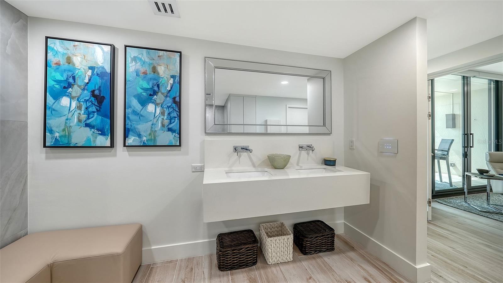 1932 HARBOURSIDE DR #244, LONGBOAT KEY, FL, 34228