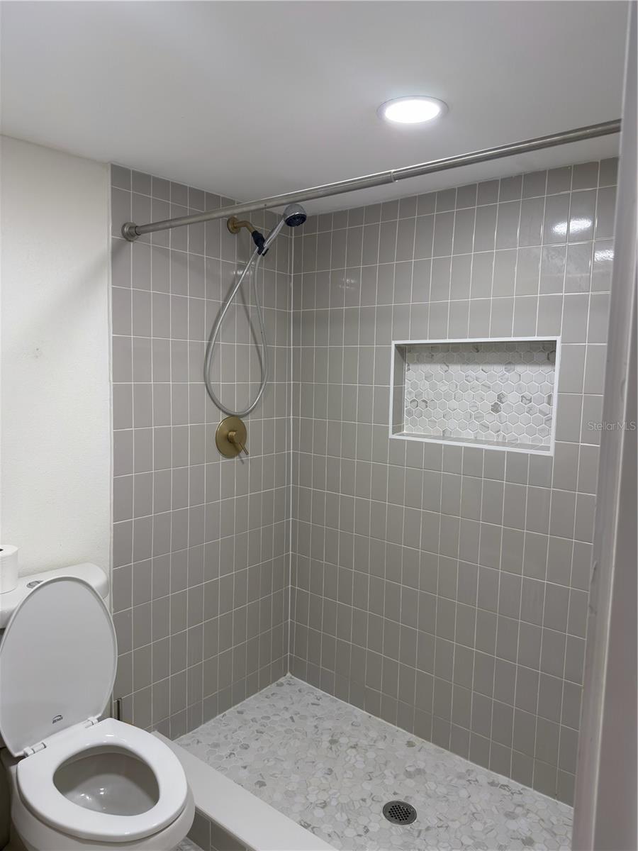 2417 W GRAY ST, TAMPA, FL, 33609