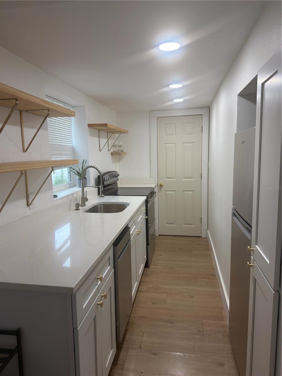 2417 W GRAY ST, TAMPA, FL, 33609