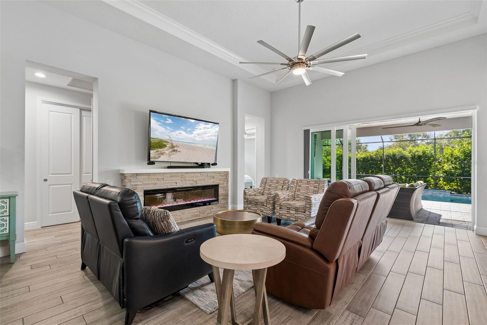 1008 SIBERIAN GLN, BRADENTON, FL, 34212