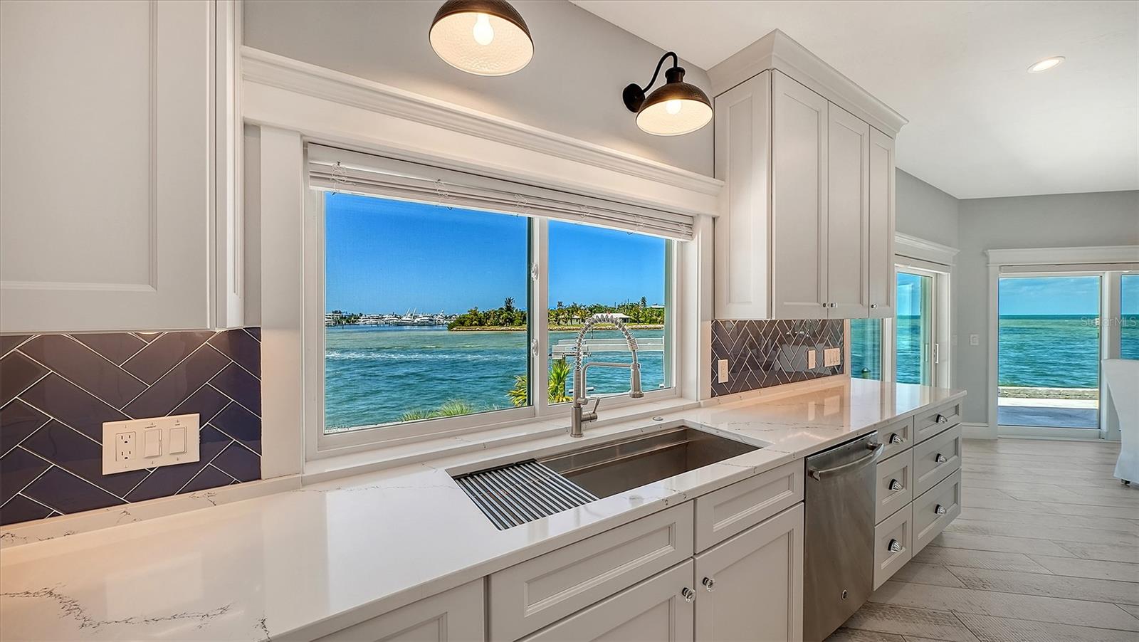 723 KEY ROYALE DR, HOLMES BEACH, FL, 34217