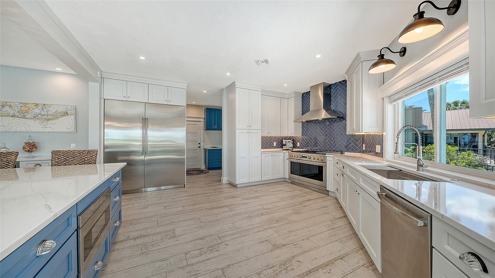 723 KEY ROYALE DR, HOLMES BEACH, FL, 34217