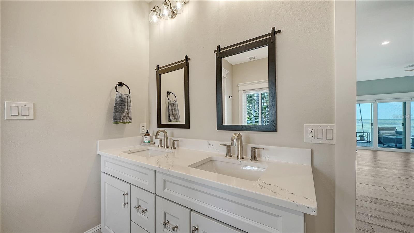 723 KEY ROYALE DR, HOLMES BEACH, FL, 34217