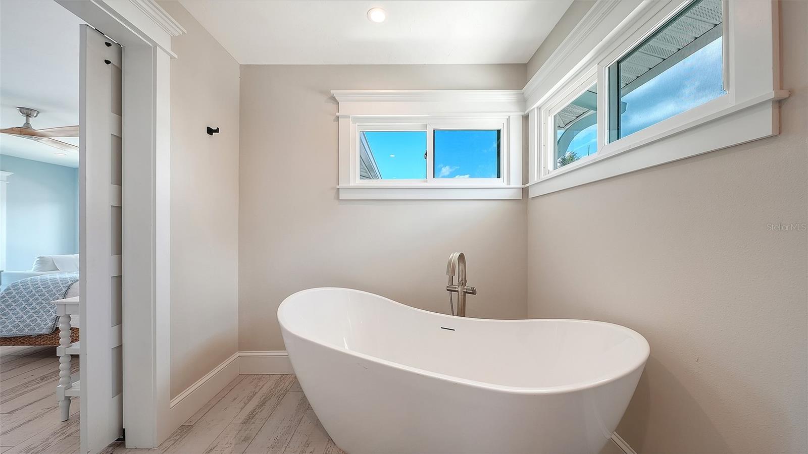 723 KEY ROYALE DR, HOLMES BEACH, FL, 34217