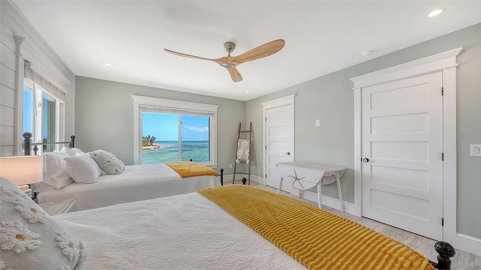 723 KEY ROYALE DR, HOLMES BEACH, FL, 34217