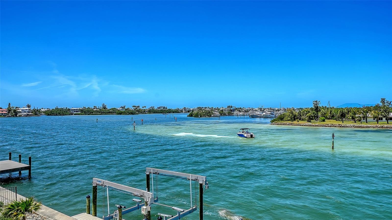 723 KEY ROYALE DR, HOLMES BEACH, FL, 34217