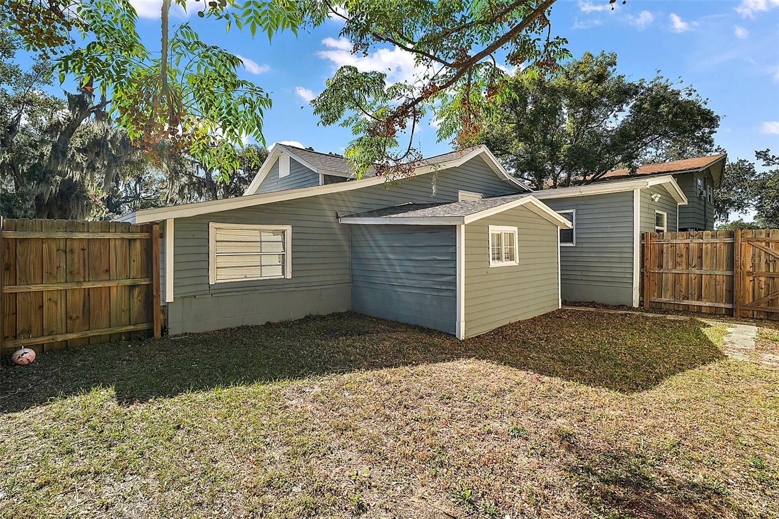 105 W STEVENS AVE, EUSTIS, FL, 32726