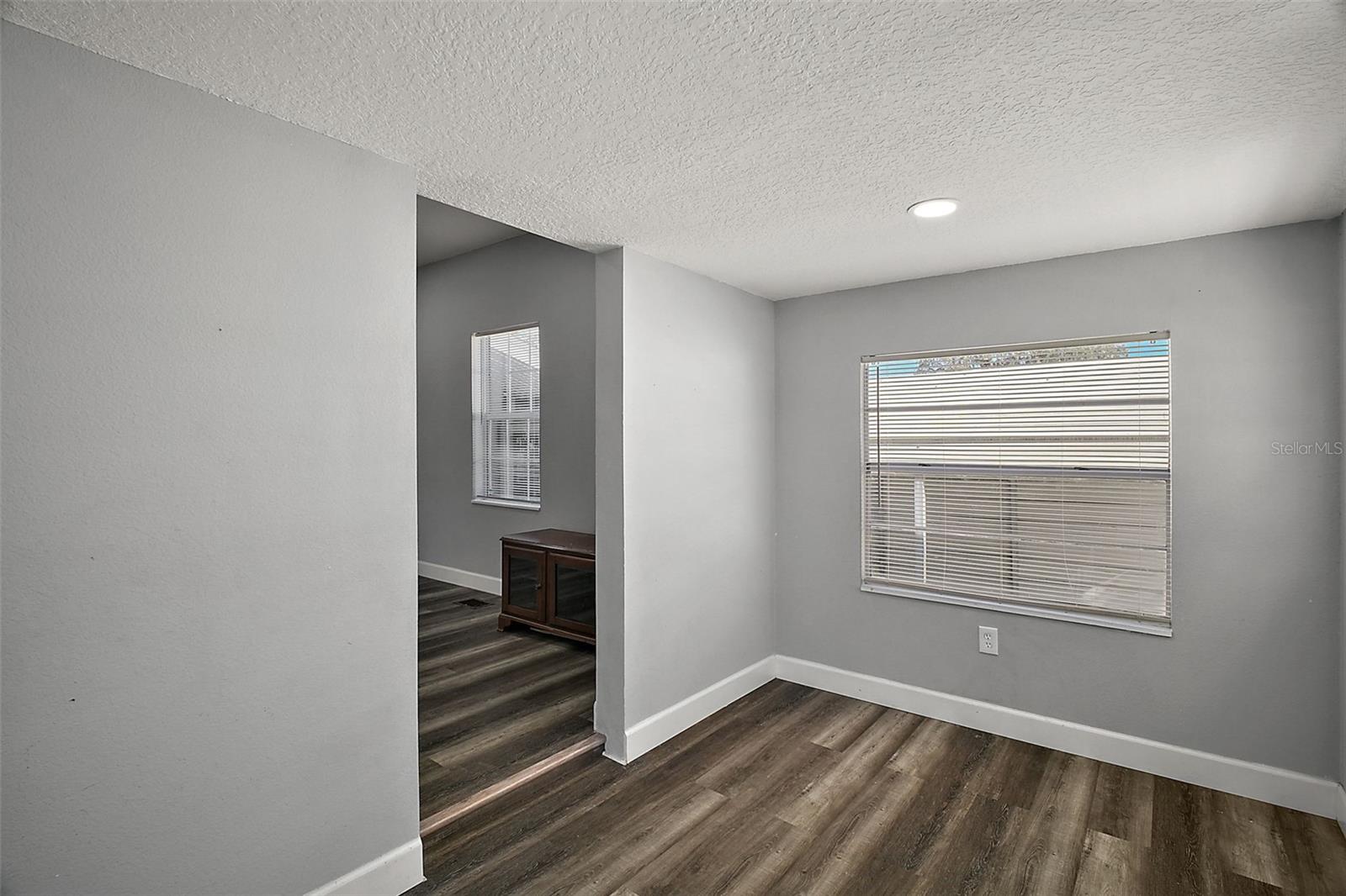 105 W STEVENS AVE, EUSTIS, FL, 32726