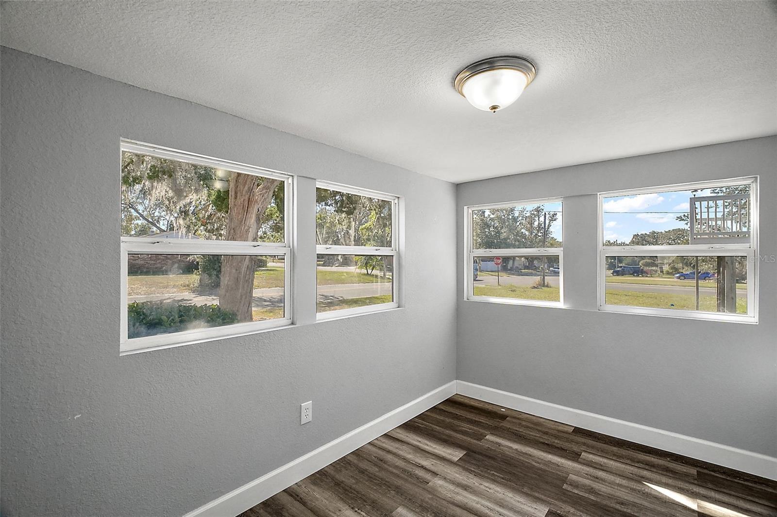 105 W STEVENS AVE, EUSTIS, FL, 32726