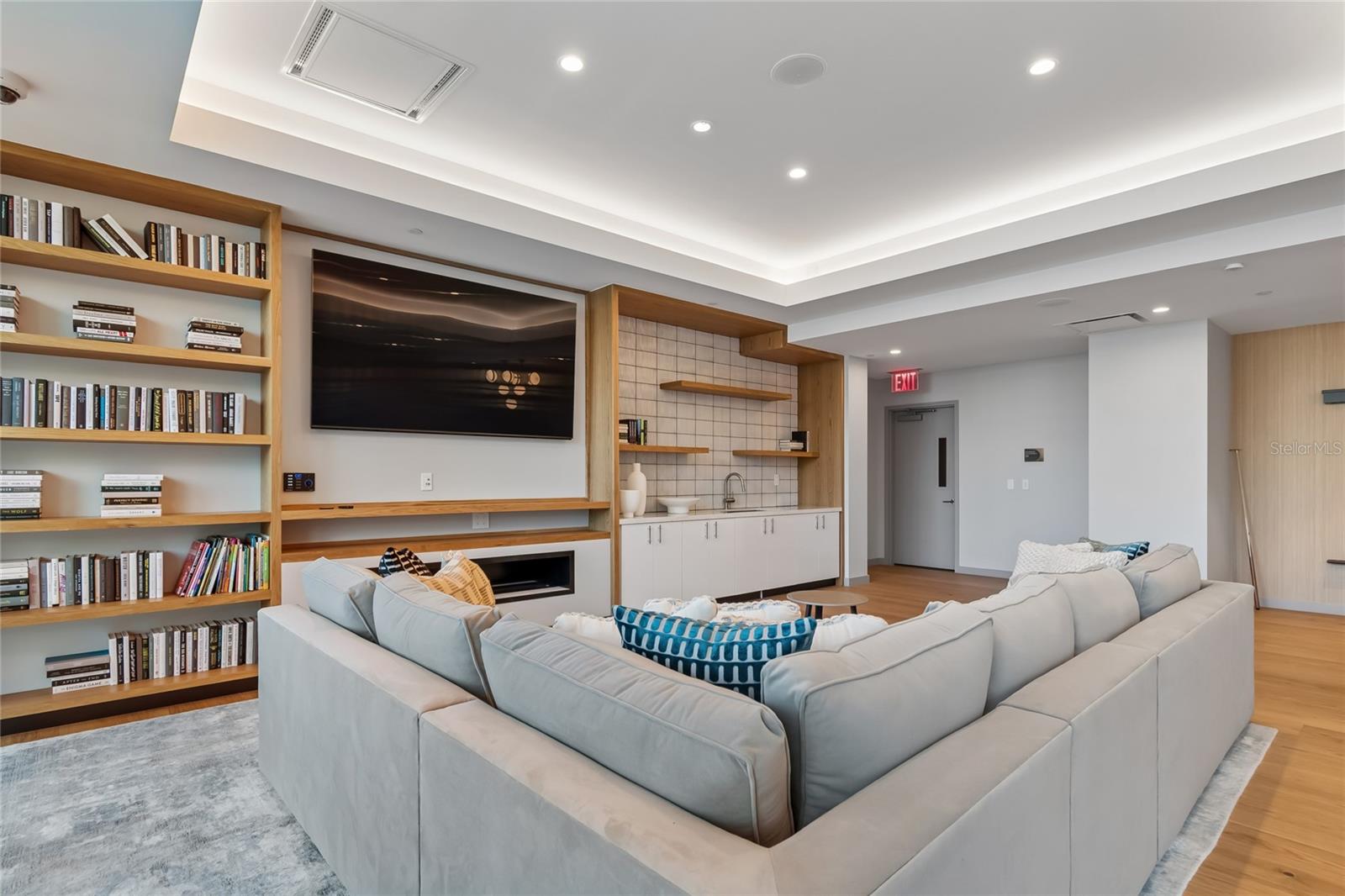 400 CENTRAL AVE #2505, ST PETERSBURG, FL, 33701