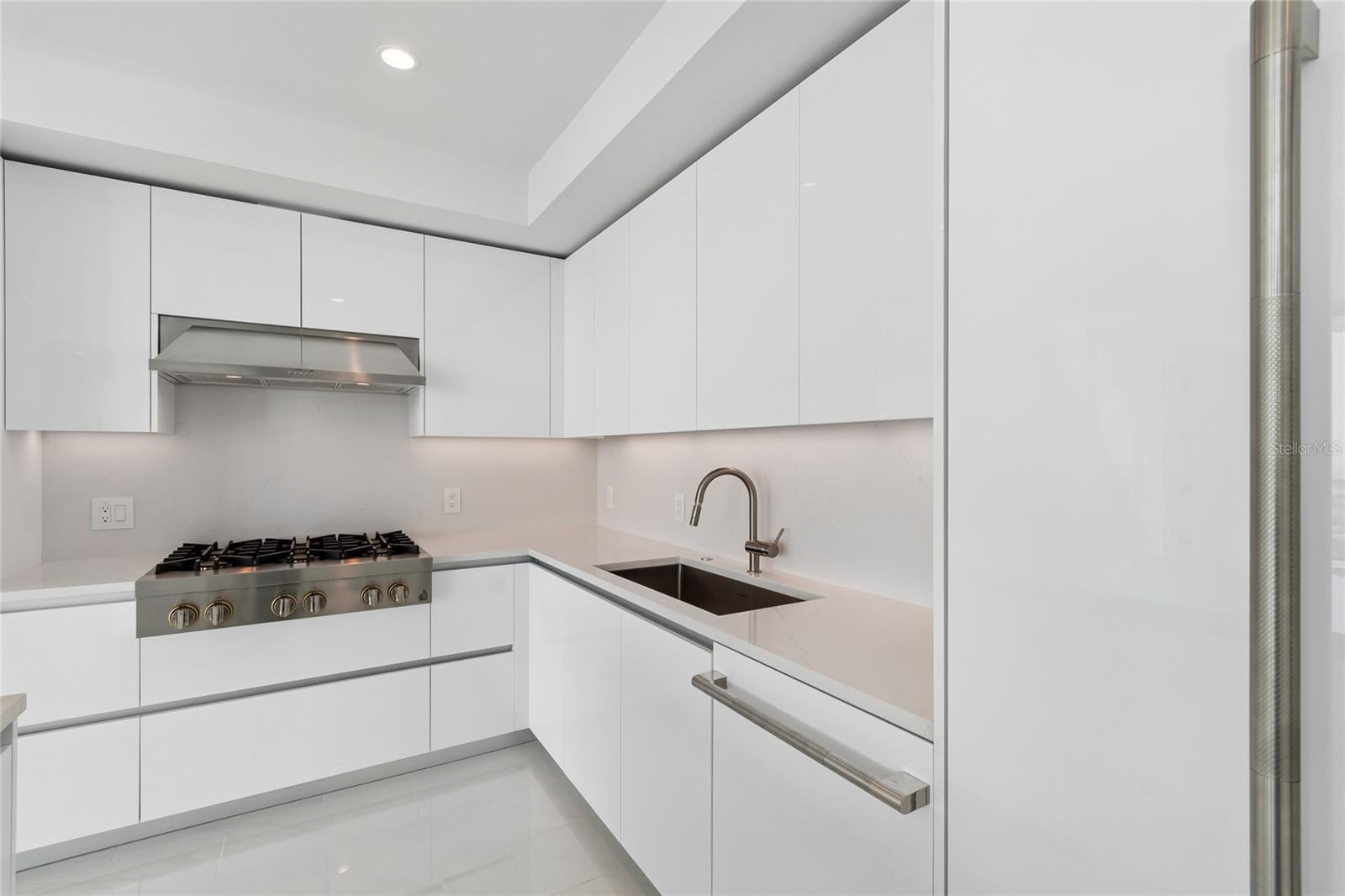 400 CENTRAL AVE #2505, ST PETERSBURG, FL, 33701