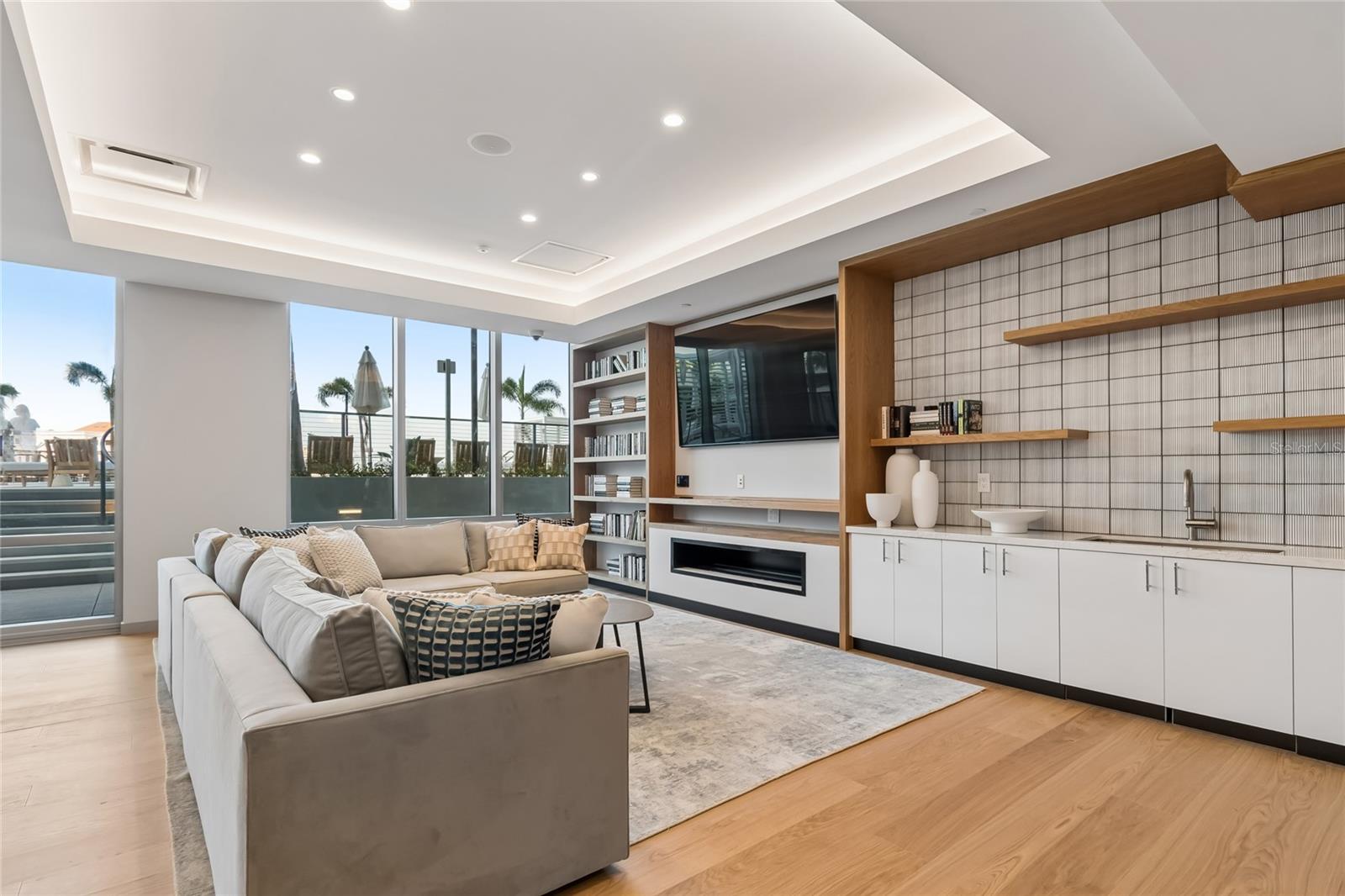 400 CENTRAL AVE #2505, ST PETERSBURG, FL, 33701