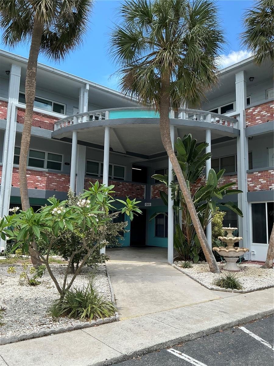 4300 58TH ST N #1913, KENNETH CITY, FL, 33709