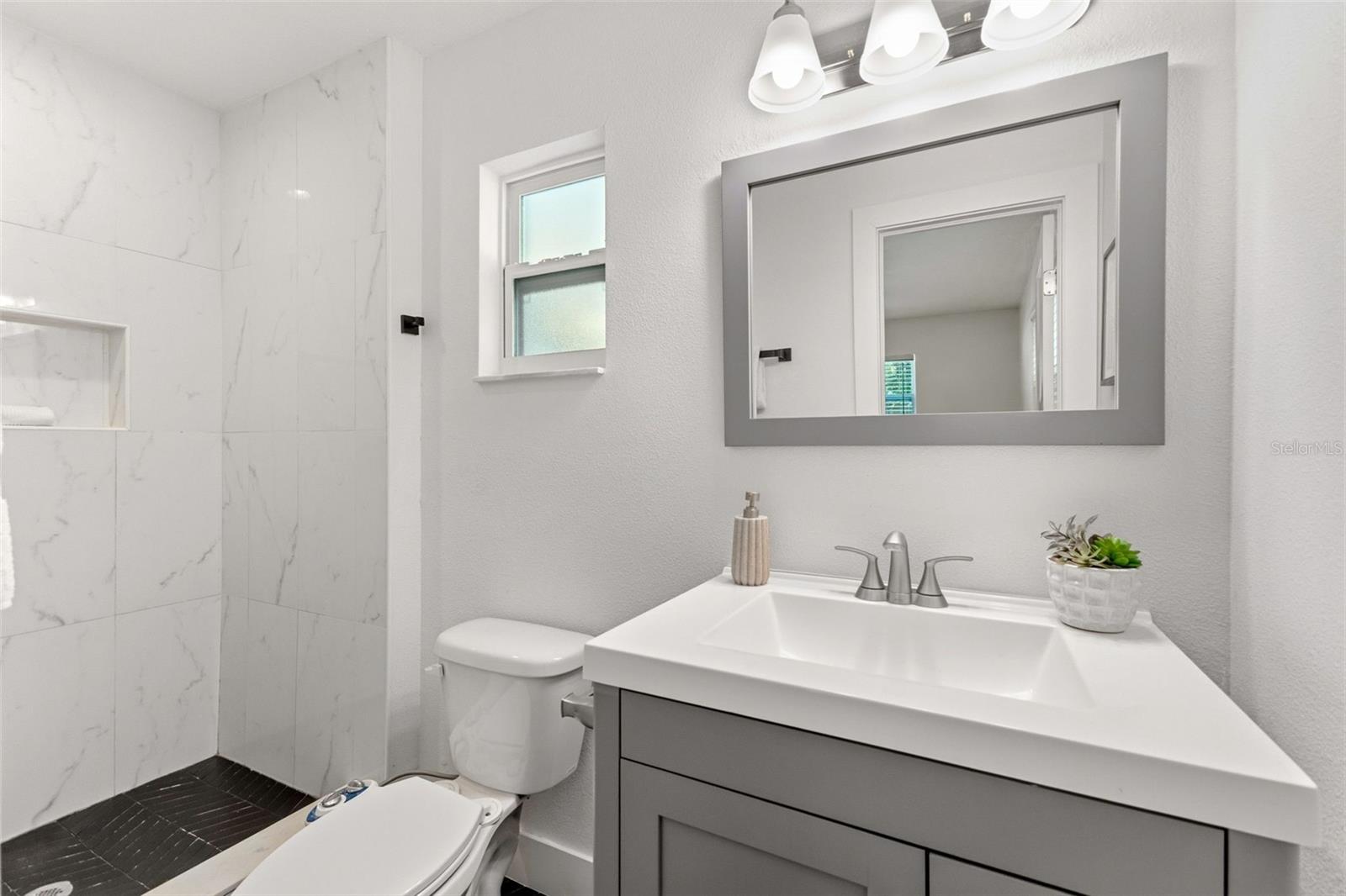 Primary bedroom ensuite bath