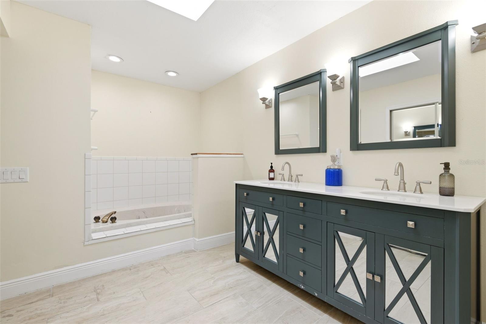 7432 SPARKLING LAKE RD, ORLANDO, FL, 32819