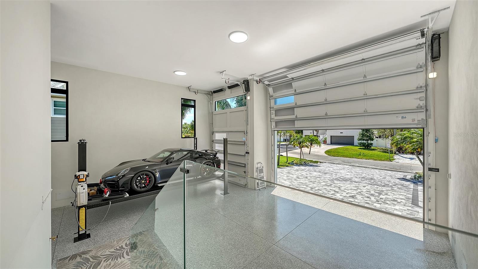 413 ISLAND CIR, SARASOTA, FL, 34242