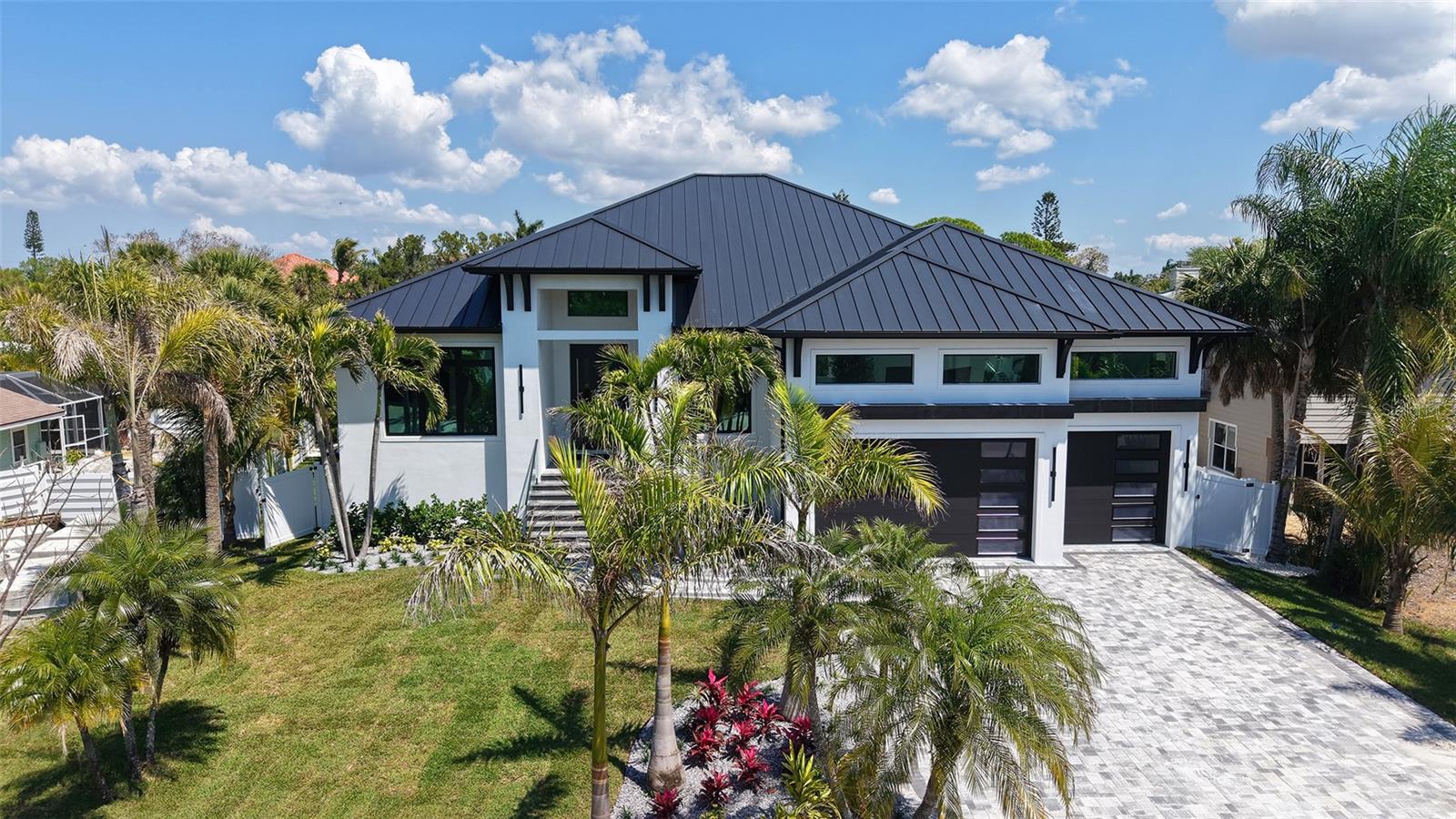 413 ISLAND CIR, SARASOTA, FL, 34242