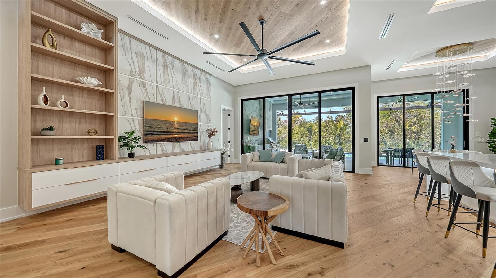 413 ISLAND CIR, SARASOTA, FL, 34242