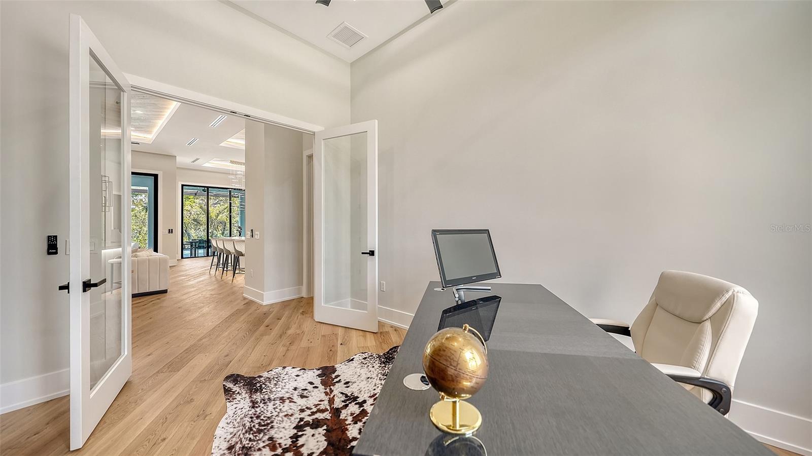 413 ISLAND CIR, SARASOTA, FL, 34242