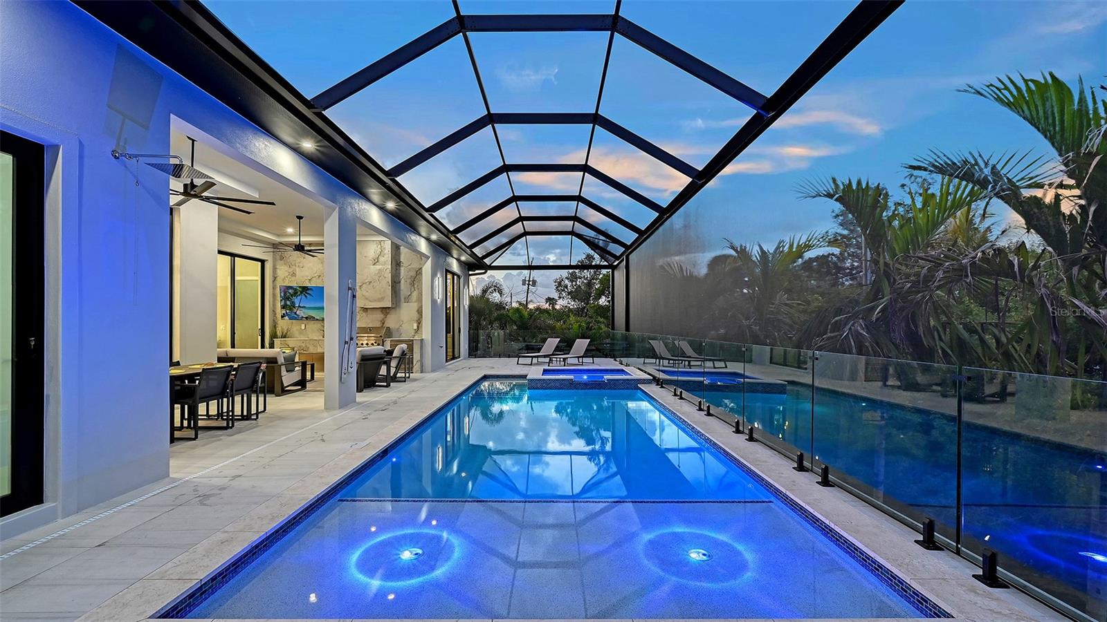 413 ISLAND CIR, SARASOTA, FL, 34242