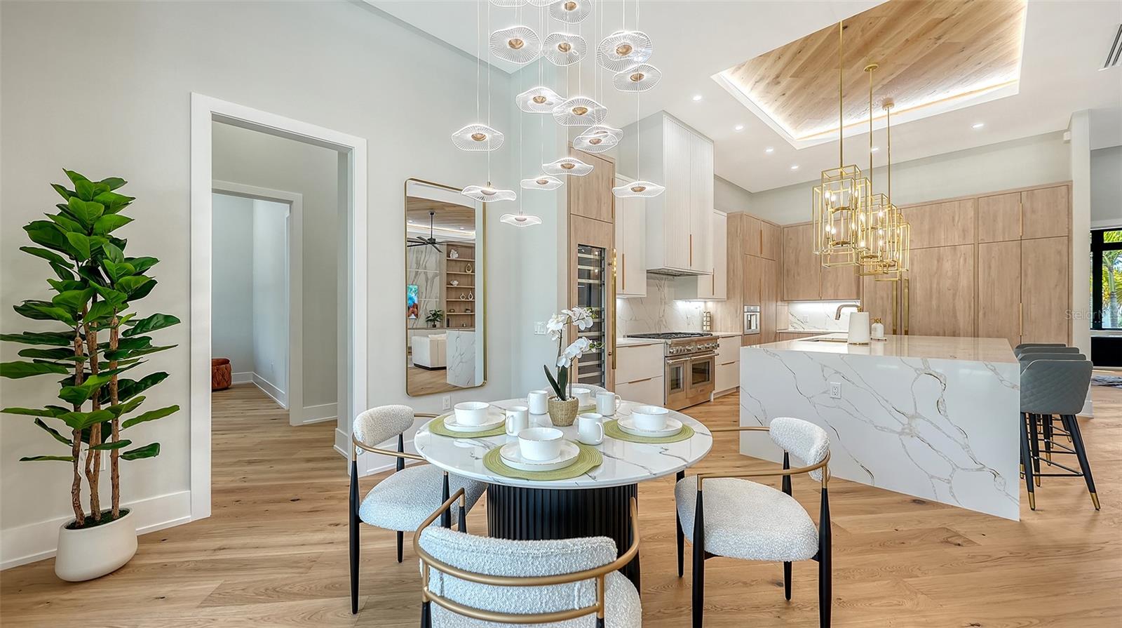 413 ISLAND CIR, SARASOTA, FL, 34242