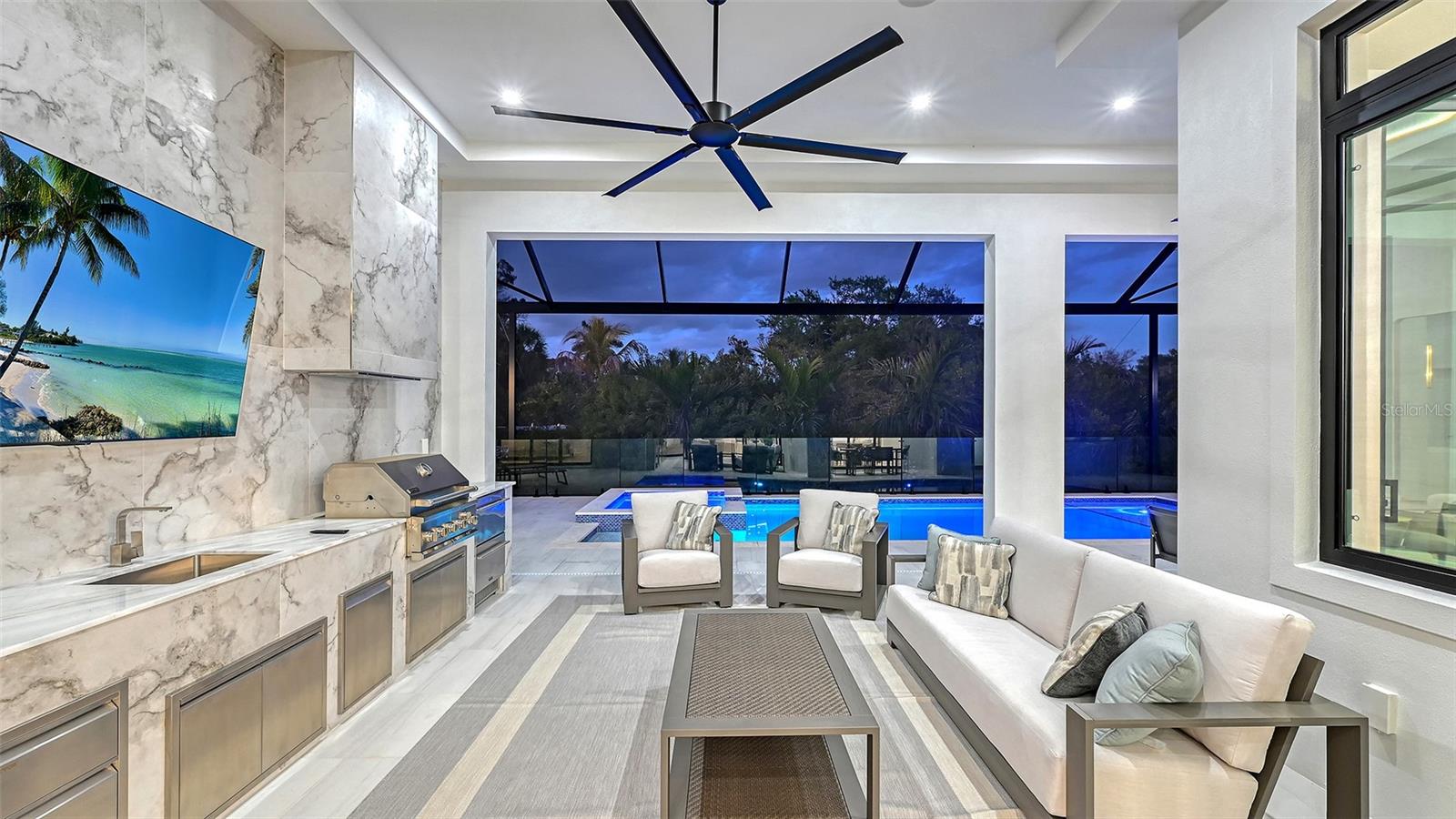 413 ISLAND CIR, SARASOTA, FL, 34242