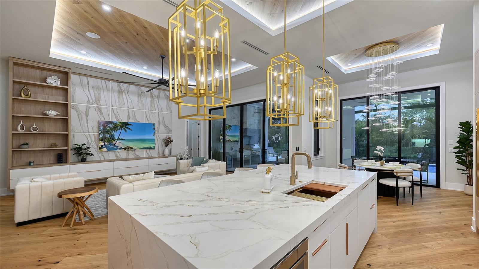 413 ISLAND CIR, SARASOTA, FL, 34242