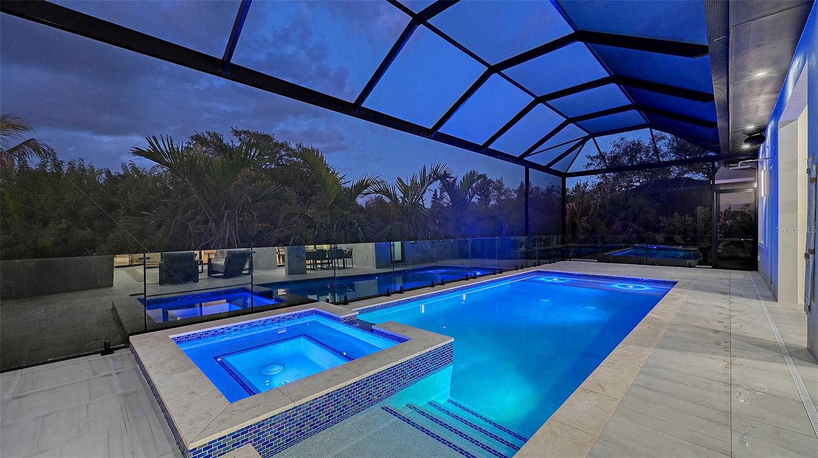 413 ISLAND CIR, SARASOTA, FL, 34242
