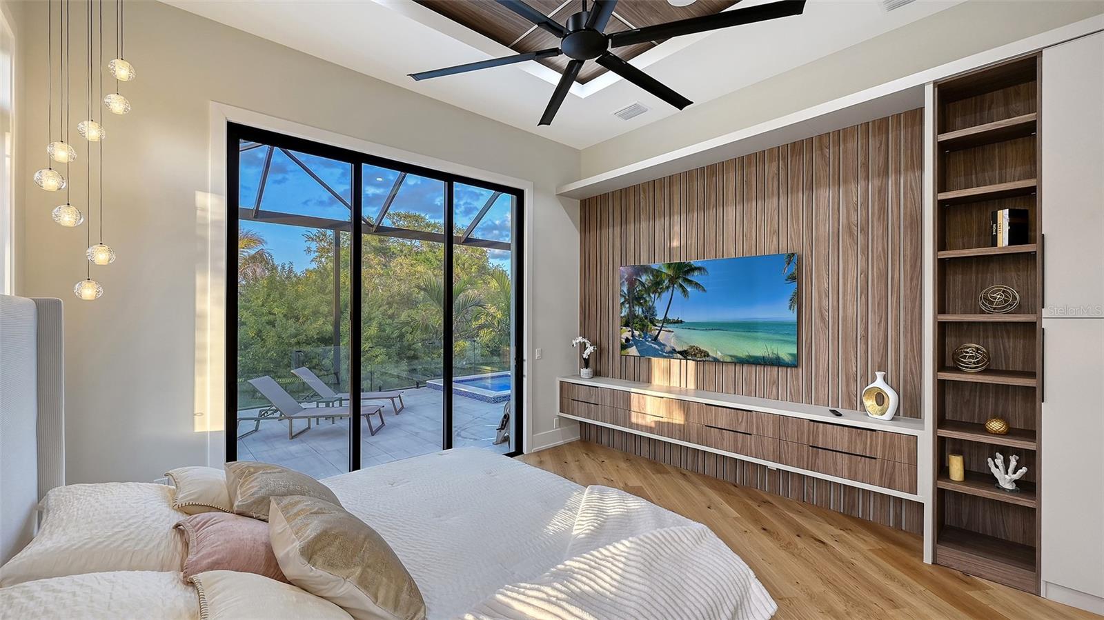 413 ISLAND CIR, SARASOTA, FL, 34242