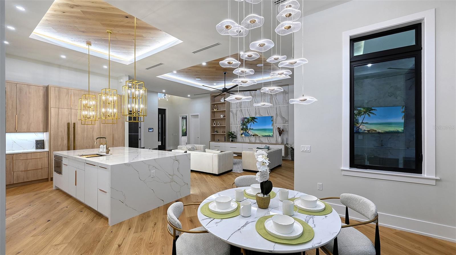 413 ISLAND CIR, SARASOTA, FL, 34242
