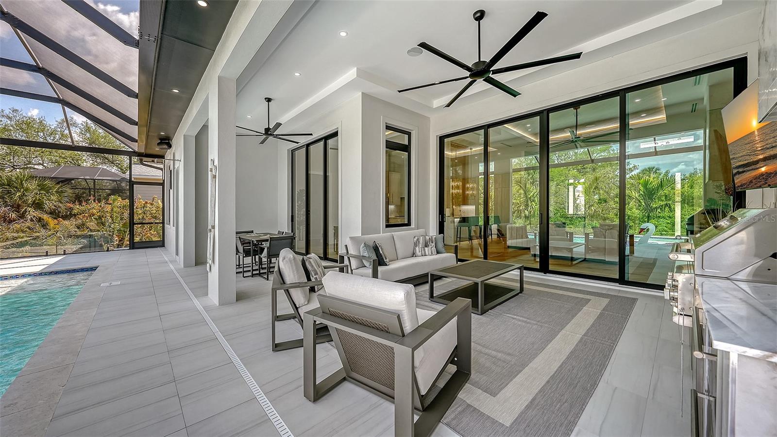 413 ISLAND CIR, SARASOTA, FL, 34242