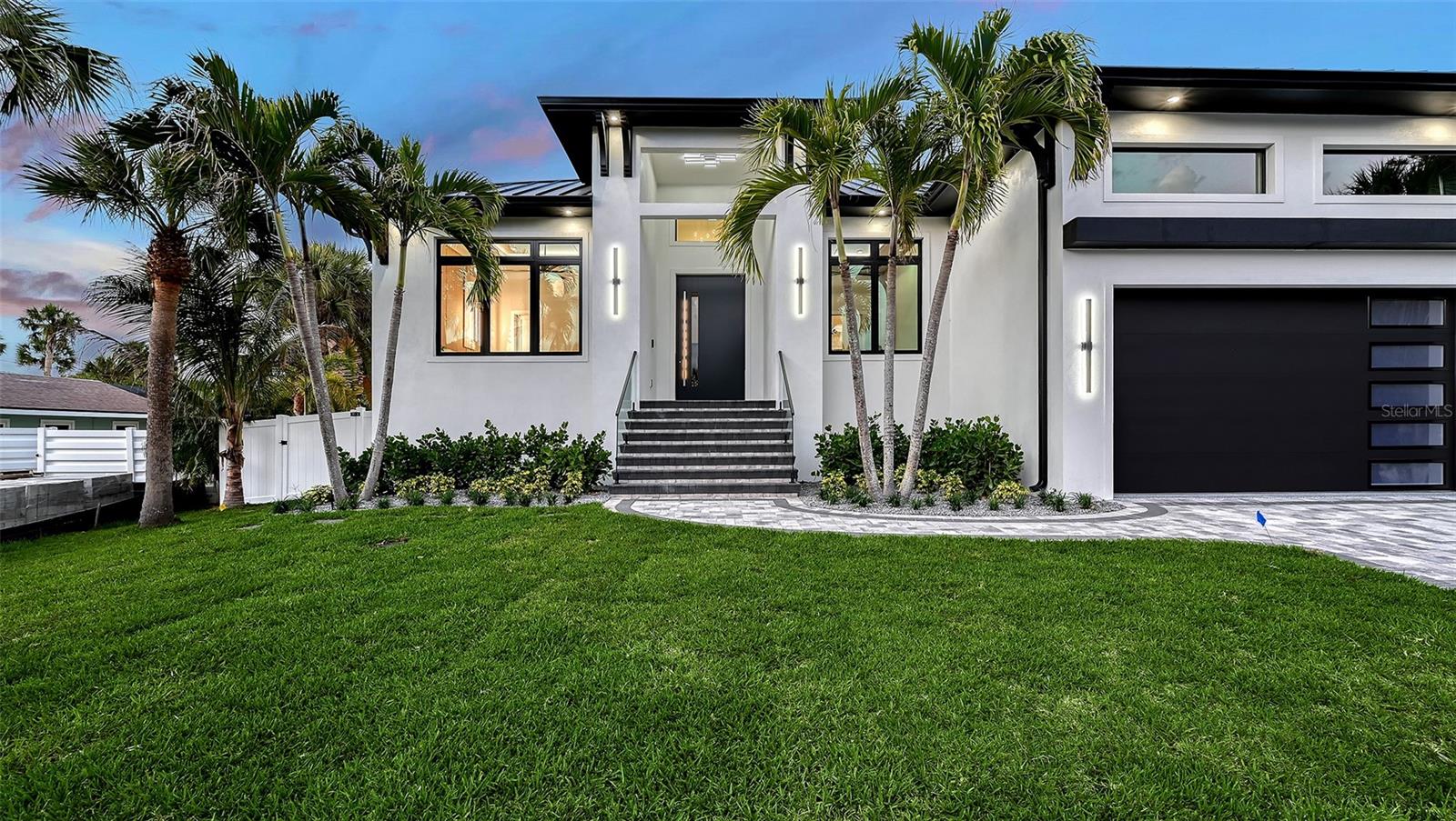 413 ISLAND CIR, SARASOTA, FL, 34242