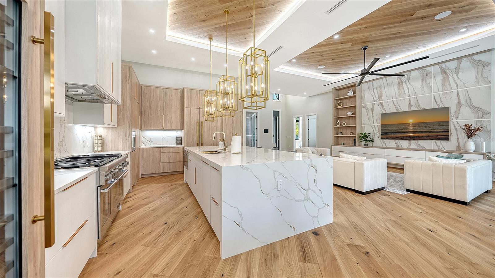 413 ISLAND CIR, SARASOTA, FL, 34242